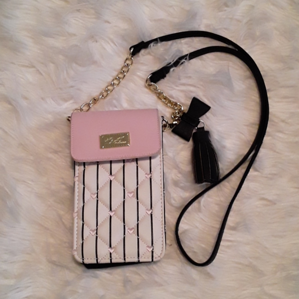 EUC Betsey Johnson crossbody bag